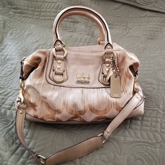 Coach Satchel - Picture 1 of 5